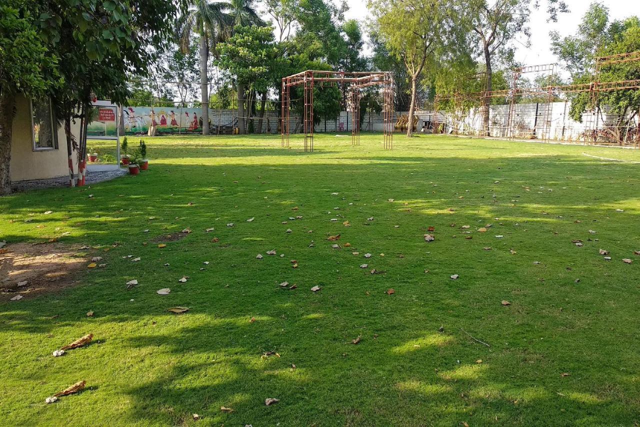 מלון Dharmpura Oyo 14354 Amar Marriage Palace מראה חיצוני תמונה